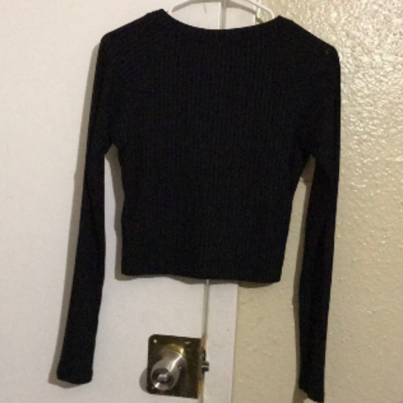 Black crop top - Picture 2 of 2